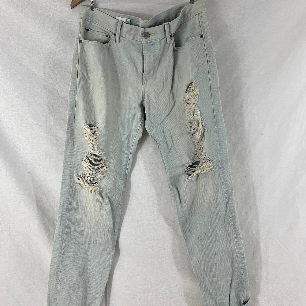 Women's light wash vintage jeans